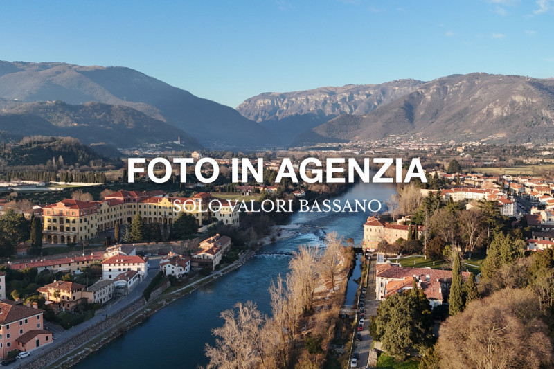 Rif. BA333-A (per info +39 3939878704 Daniel)

Elegante Appartamento di Lusso nel Cuore di Bassan...
