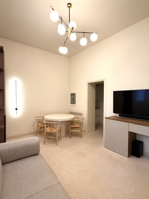 In centro storico, in prestigioso palazzo d'epoca, è disponibile un pied-à-terre di circa 40 mq c...