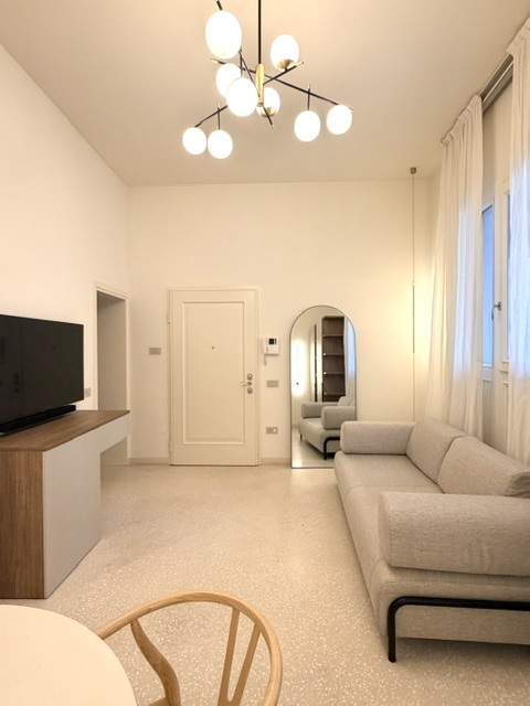 In centro storico, in prestigioso palazzo d'epoca, è disponibile un pied-à-terre di circa 40 mq c...