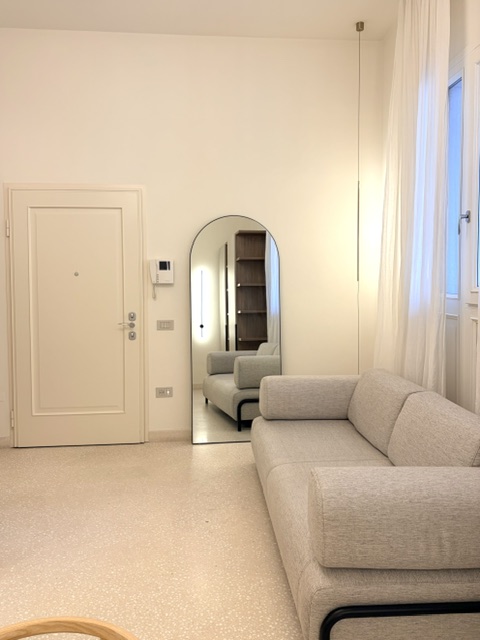In centro storico, in prestigioso palazzo d'epoca, è disponibile un pied-à-terre di circa 40 mq c...