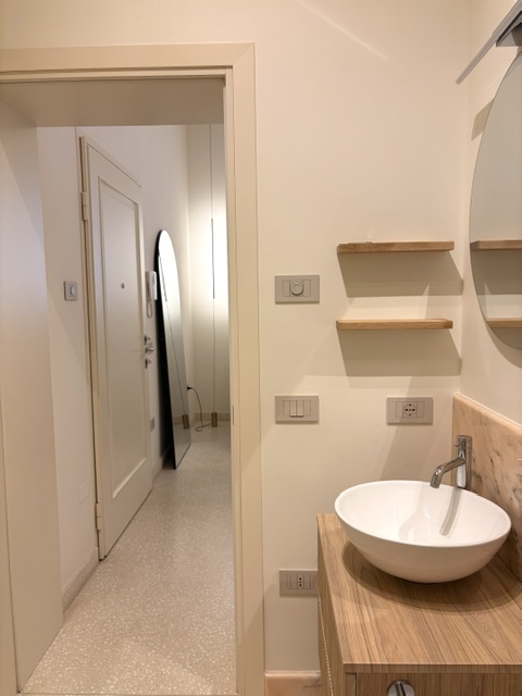 In centro storico, in prestigioso palazzo d'epoca, è disponibile un pied-à-terre di circa 40 mq c...
