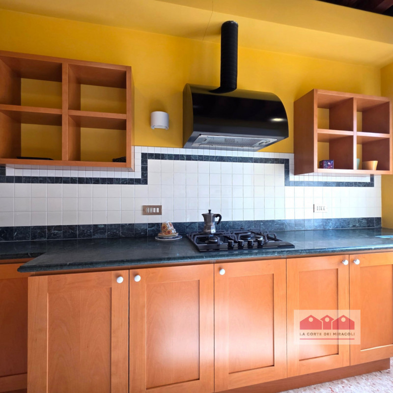 SAN FELICE: SPLENDIDO APPARTAMENTO VICINISSIMO AL CENTRO STORICO CITTADINO, AMPIA METRATURA SU UN...