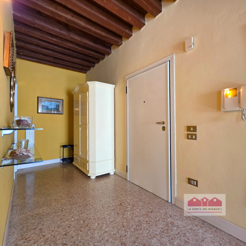 SAN FELICE: SPLENDIDO APPARTAMENTO VICINISSIMO AL CENTRO STORICO CITTADINO, AMPIA METRATURA SU UN...