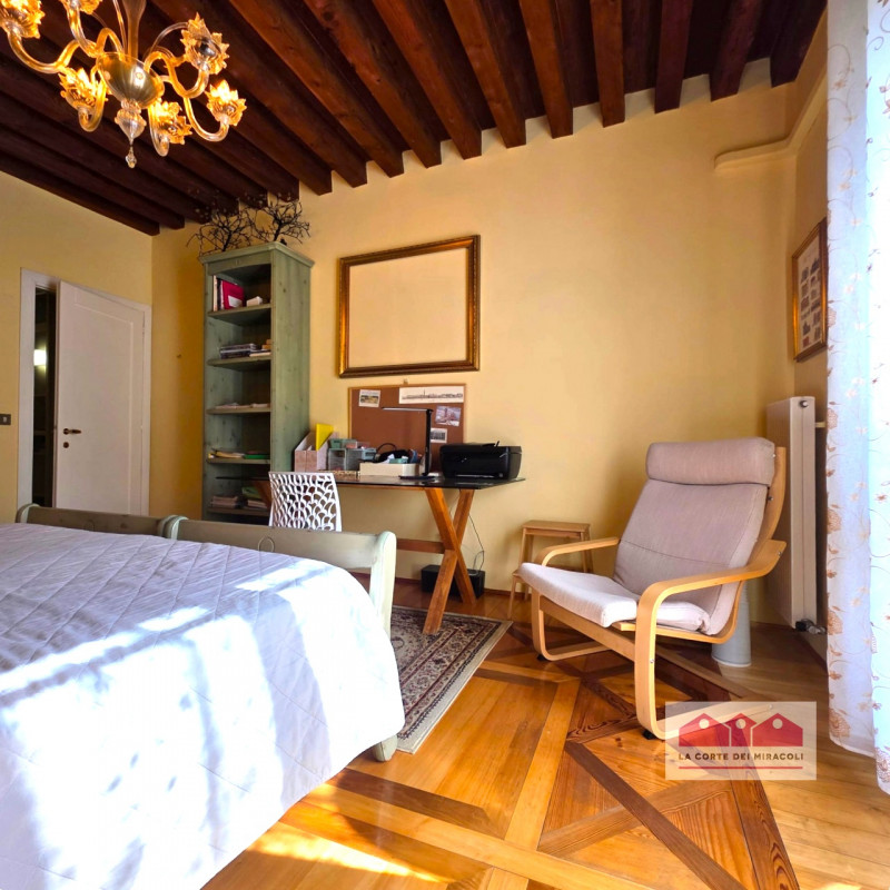 SAN FELICE: SPLENDIDO APPARTAMENTO VICINISSIMO AL CENTRO STORICO CITTADINO, AMPIA METRATURA SU UN...
