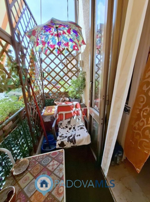 Immobile in esclusiva al Gruppo Padova MLS
PORZIONE DI BIFAMILIARE CON GIARDINO – ARCELLA/S.BELLI...