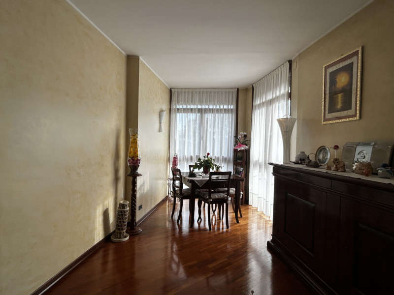 PADOVA – TORRE | Luminoso appartamento con 2 camere, garage e cantina

In quartiere Torre, comodo...