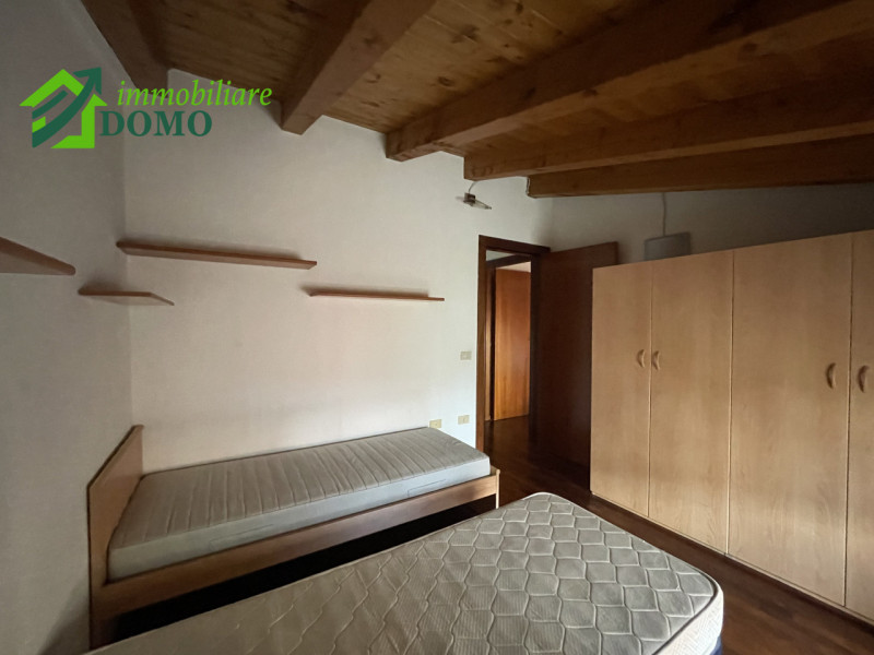 Schio centro, Elegante appartamento bicamere ultimo piano su contesto di 4 unita

TRE BUONI MOTIV...