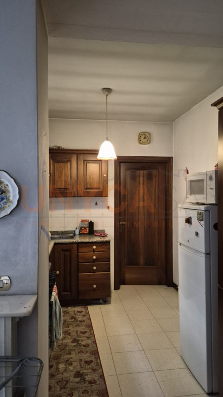 In elegante contesto storico, proponiamo esclusiva residenza di circa 260 mq, situata in una dell...