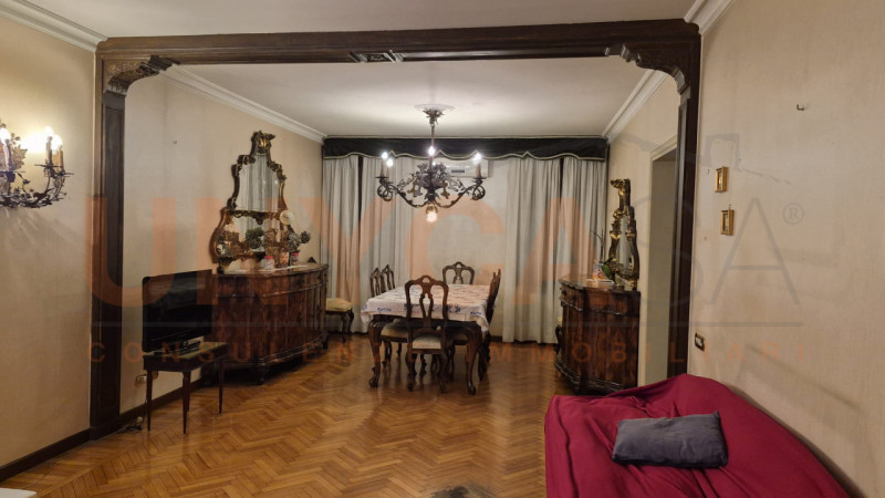 In elegante contesto storico, proponiamo esclusiva residenza di circa 260 mq, situata in una dell...