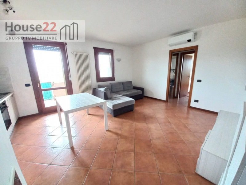 VICENZA - ZONA SETTECA’. In recente e curato condominio si propone in LOCAZIONE moderno bicamere ...