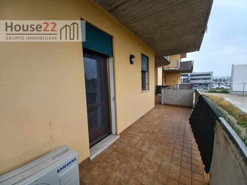 VICENZA - ZONA SETTECA’. In recente e curato condominio si propone in LOCAZIONE moderno bicamere ...