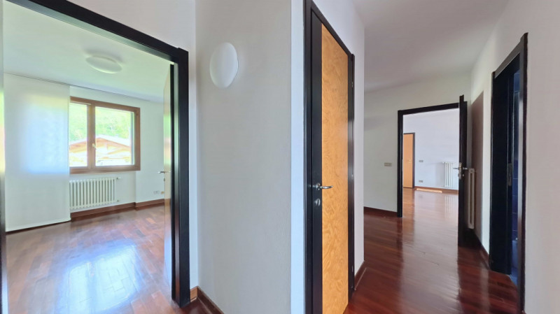 Ciao da Arcobaleno Immobiliare oggi presento un elegante appartamento su due livelli situato nel ...