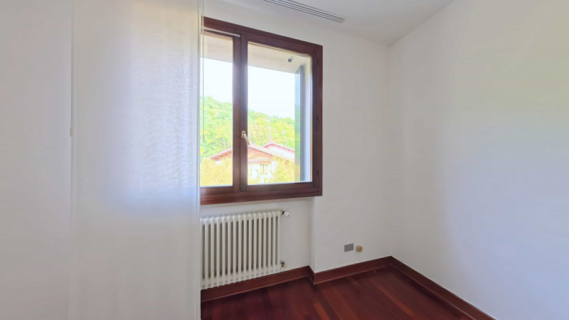 Ciao da Arcobaleno Immobiliare oggi presento un elegante appartamento su due livelli situato nel ...