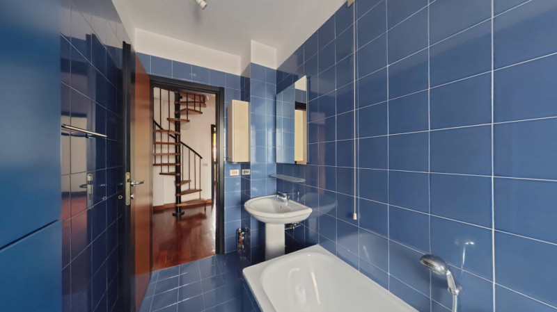Ciao da Arcobaleno Immobiliare oggi presento un elegante appartamento su due livelli situato nel ...