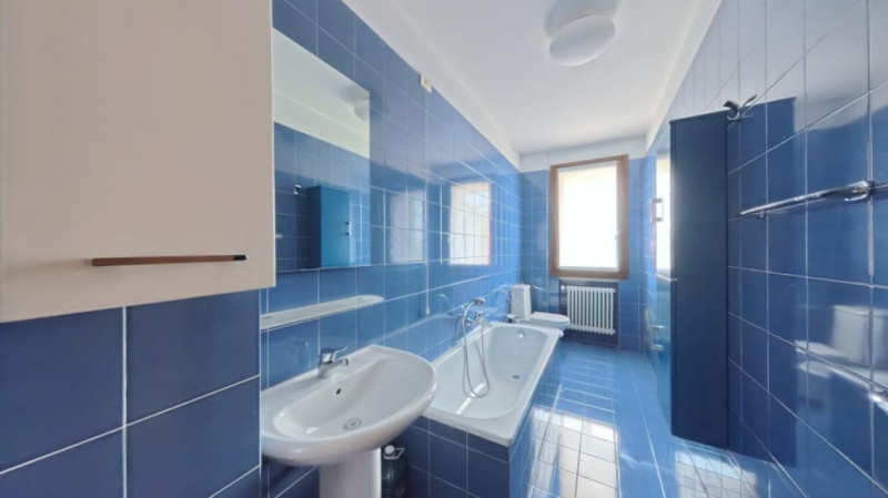 Ciao da Arcobaleno Immobiliare oggi presento un elegante appartamento su due livelli situato nel ...