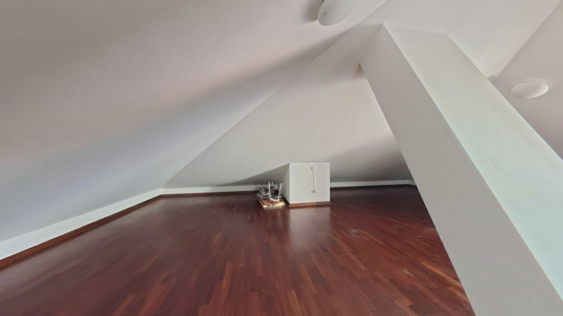 Ciao da Arcobaleno Immobiliare oggi presento un elegante appartamento su due livelli situato nel ...
