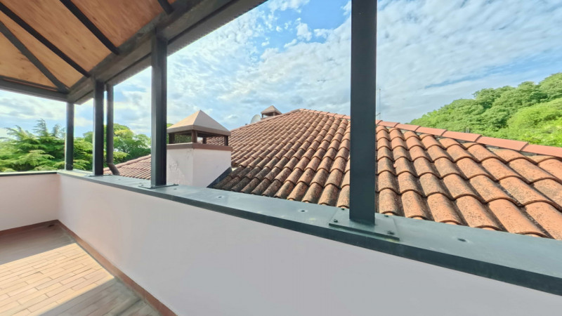 Ciao da Arcobaleno Immobiliare oggi presento un elegante appartamento su due livelli situato nel ...