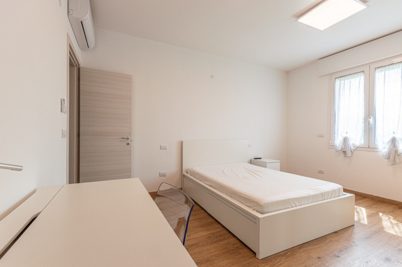 PADOVA - VIA BERTACCHI rif. S2: in appartamento completamente ristrutturato, casa su misura ha il...
