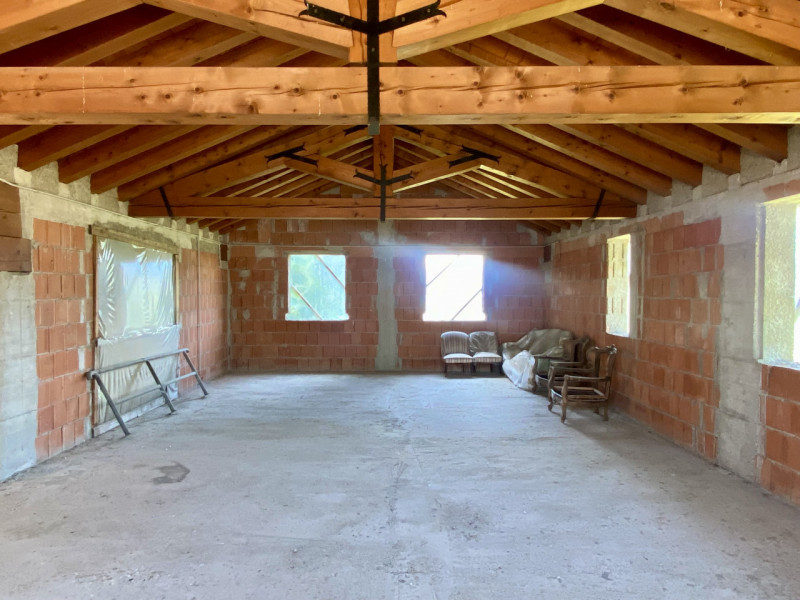 All'interno di un parco di quasi 8000 metri quadri, a due passi dal paese di Loreggia, immerso ne...
