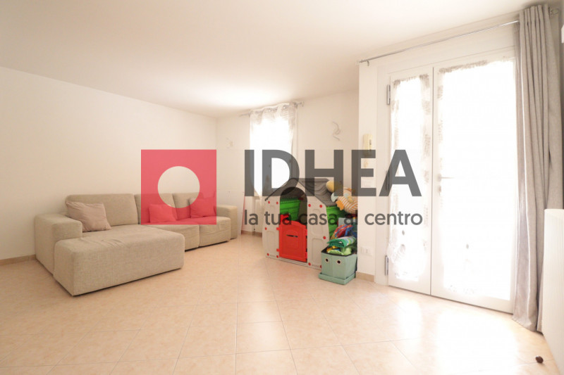 PORZIONE CENTRALE A VEDELAGO RIF. "NSV8"

L'agenzia immobiliare Idhea ha il piacere di proporvi q...