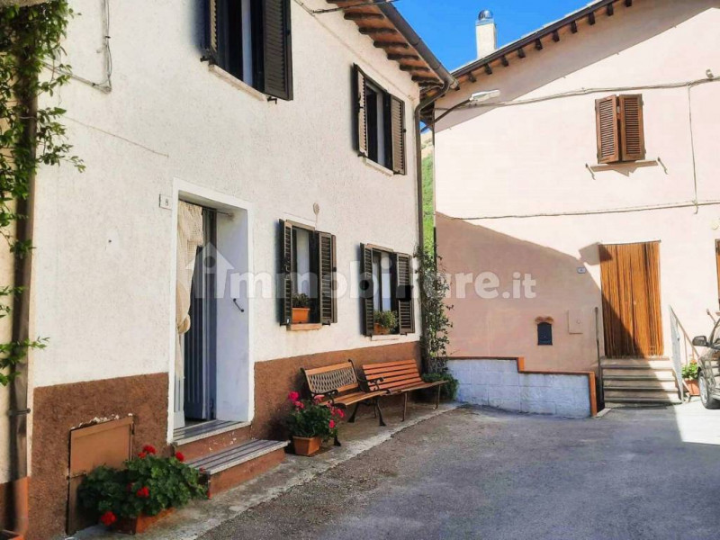 SCHIO: Casa di corte € 125,000
Info 0445527455

BUONI MOTIVI PER ACQUISTARE:
-Zona tranquilla e r...