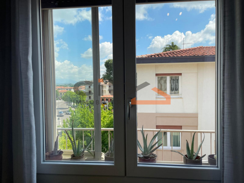VIALE VENEZIA - BASSANO, a due passi dal centro storico, proponiamo appartamento grande e luminos...
