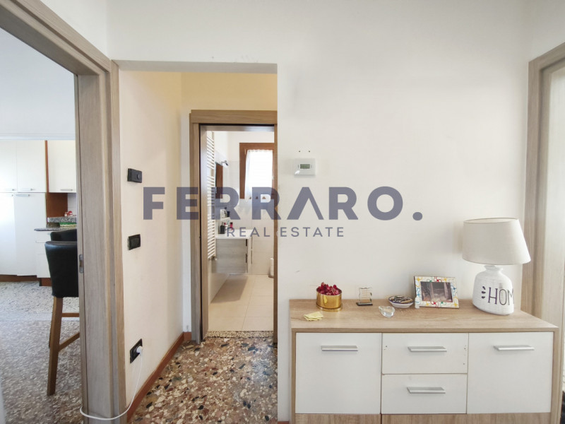 Treviso, Monigo. Codice CV18. 

In tranquillo contesto residenziale, proponiamo ampio e luminoso ...