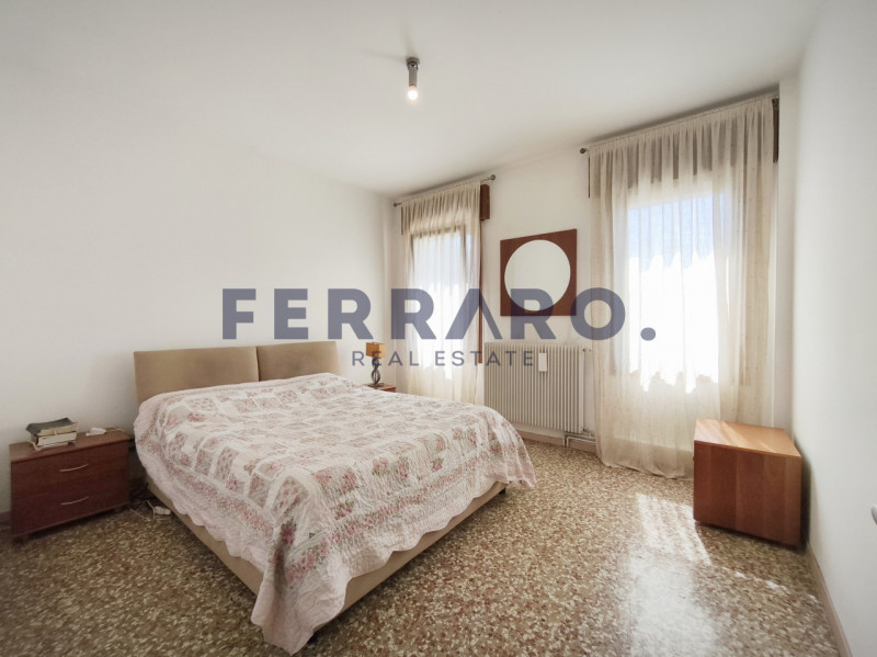 Treviso, Monigo. Codice CV18. 

In tranquillo contesto residenziale, proponiamo ampio e luminoso ...