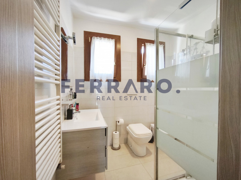 Treviso, Monigo. Codice CV18. 

In tranquillo contesto residenziale, proponiamo ampio e luminoso ...