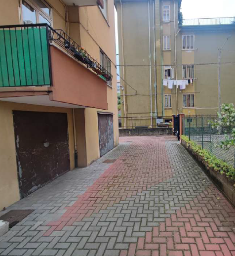 Rif. A.A.65-25

Vendita all'asta - appartamento al 3° piano con garage in data 17 giugno 2026

De...