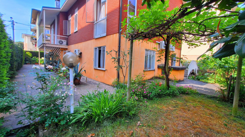 Sogni una casa singola, con giardino, con tanto spazio per far crescere la tua famiglia e possibi...