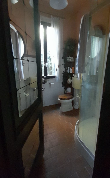 Rif. A.A.8-25

Vendita all'asta - abitazione unifamiliare con giardino in data 18 giugno 2026

De...