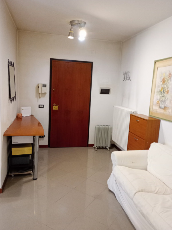 Appartamento in Via Trieste comodissimo ad ogni servizio( centro storico, stazione ferroviaria, u...
