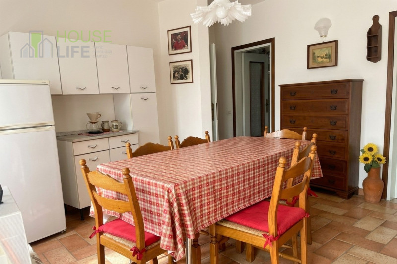 STARO (Valli del Pasubio): CASA INDIPENDENTE di 180 mq con corte e orto esclusivi. EURO 68.000.

...
