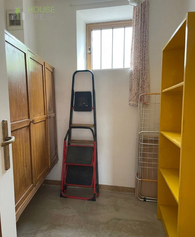 STARO (Valli del Pasubio): CASA INDIPENDENTE di 180 mq con corte e orto esclusivi. EURO 68.000.

...
