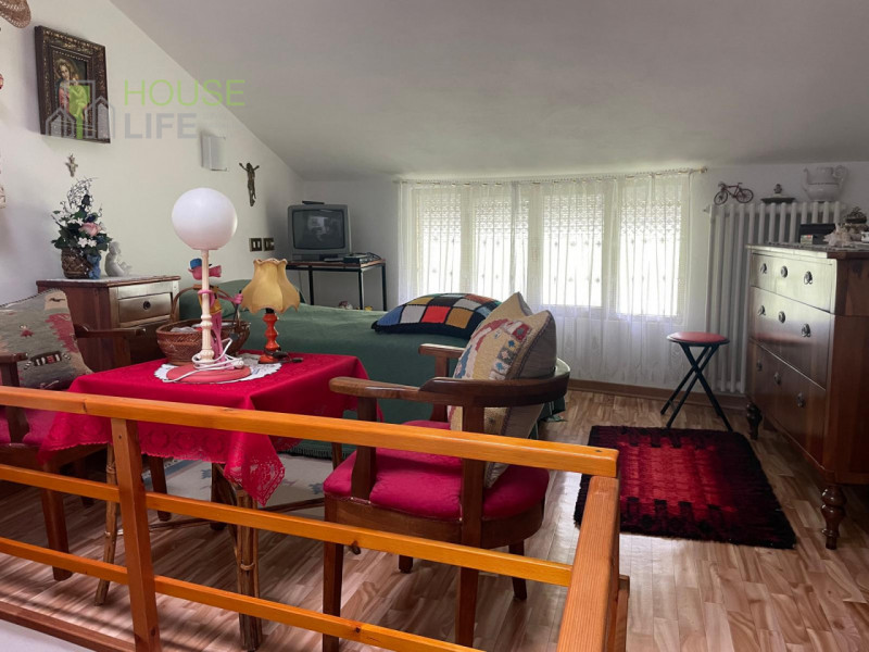 STARO (Valli del Pasubio): CASA INDIPENDENTE di 180 mq con corte e orto esclusivi. EURO 68.000.

...