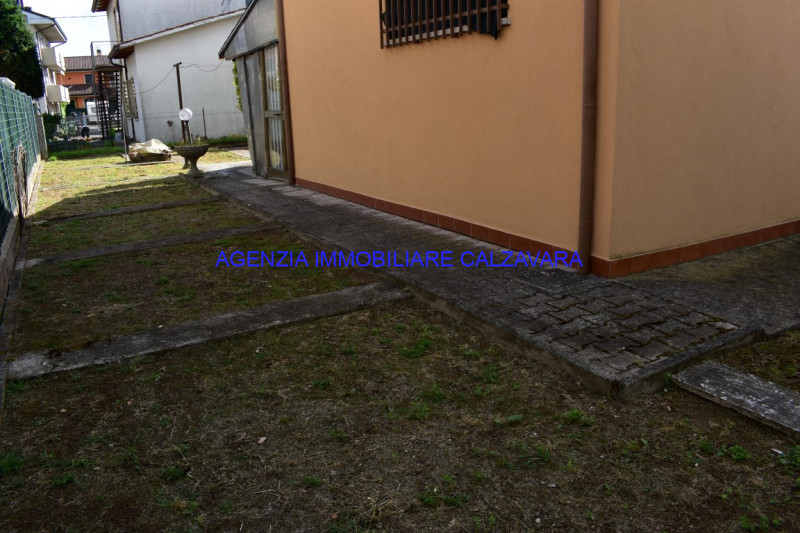 Nel cuore della prima parte di Albignasego, in posizione strategica e completamente servita, prop...
