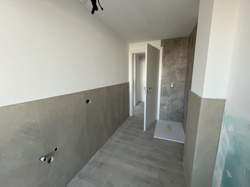 Nel centro di Noale, all’interno di una elegante palazzina di sole tre unità abitative, proponiam...