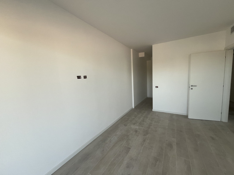 Nel centro di Noale, all’interno di una elegante palazzina di sole tre unità abitative, proponiam...