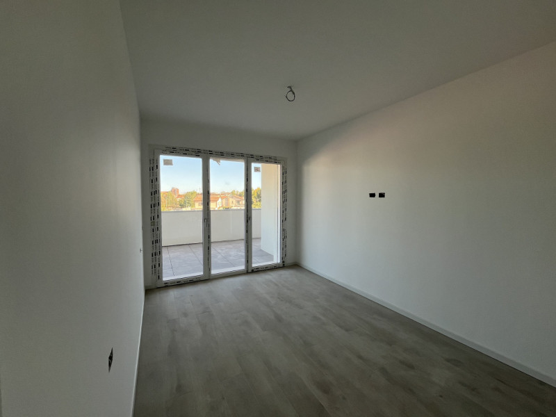Nel centro di Noale, all’interno di una elegante palazzina di sole tre unità abitative, proponiam...