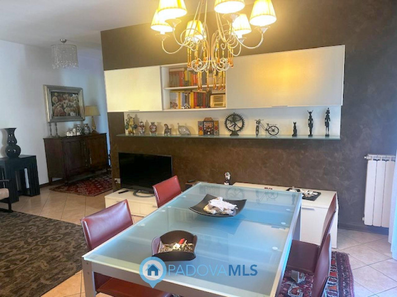 Immobile in esclusiva al Gruppo Padova MLS

Cadoneghe, nella zona di Bragni, proponiamo un appart...
