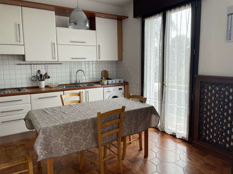 In vendita a Sant'Angelo di Piove di Sacco, proponiamo complesso immobiliare, situato in una stra...