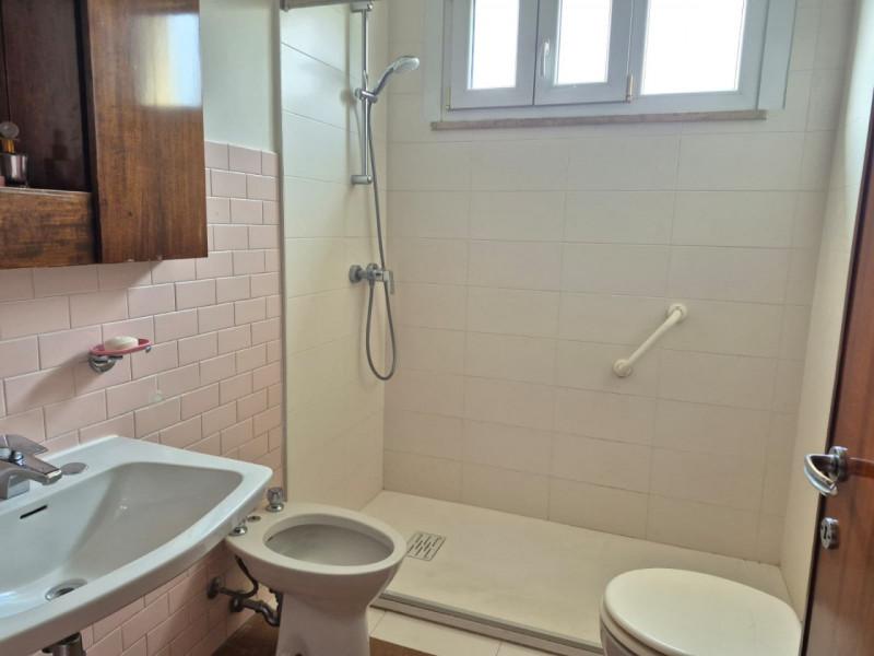 Nel quartiere Ca’ Nave di Cittadella, in piena zona Borghi, proponiamo un ampio appartamento inse...