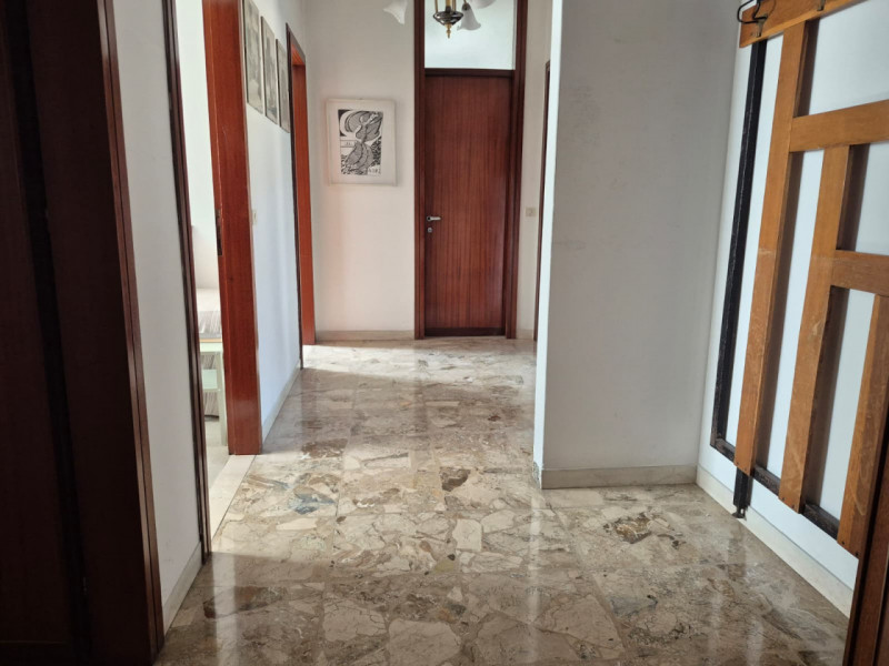 Nel quartiere Ca’ Nave di Cittadella, in piena zona Borghi, proponiamo un ampio appartamento inse...