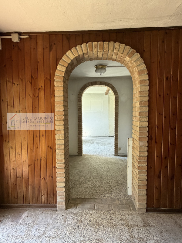 Alcune foto presenti nell’annuncio potrebbero essere state modificate o migliorate tramite intell...