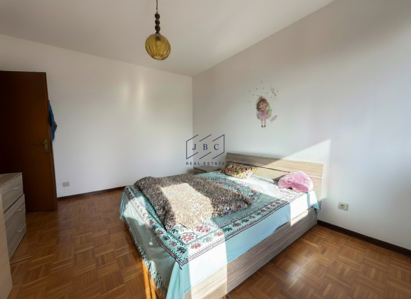Motta di Livenza - (Treviso)  
Proponiamo in esclusiva al primo piano un ampio appartamento quadr...