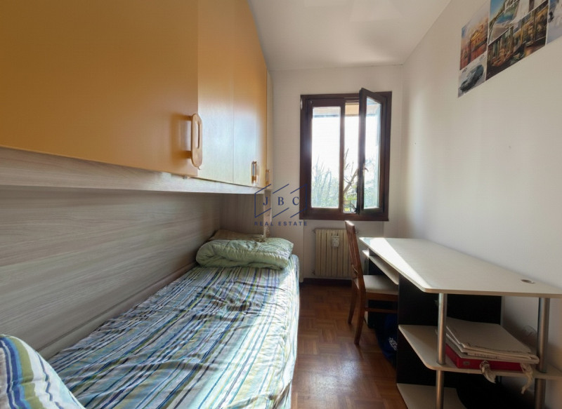 Motta di Livenza - (Treviso)  
Proponiamo in esclusiva al primo piano un ampio appartamento quadr...