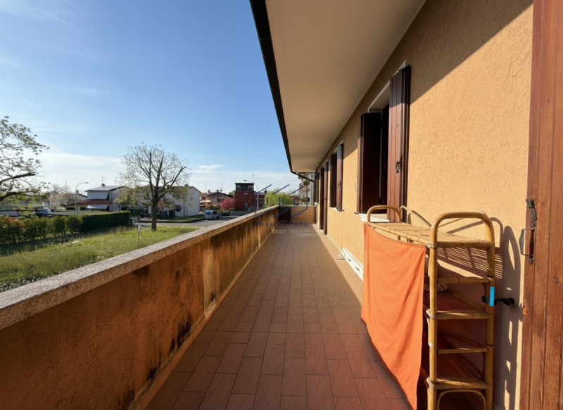 Motta di Livenza - (Treviso)  
Proponiamo in esclusiva al primo piano un ampio appartamento quadr...