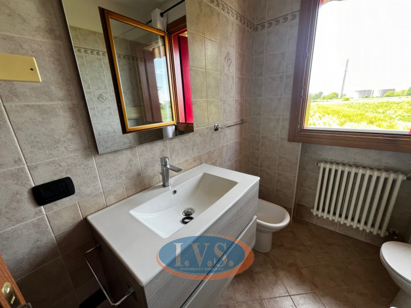 Villafranca Padovana loc. Taggì di Sotto (PD): In zona comoda ai servizi, a soli 500 mt. dalla fe...