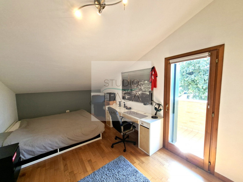 Studio Itaca Immobiliare ha il piacere di proporre in vendita a Due Carrare, all'interno di un qu...